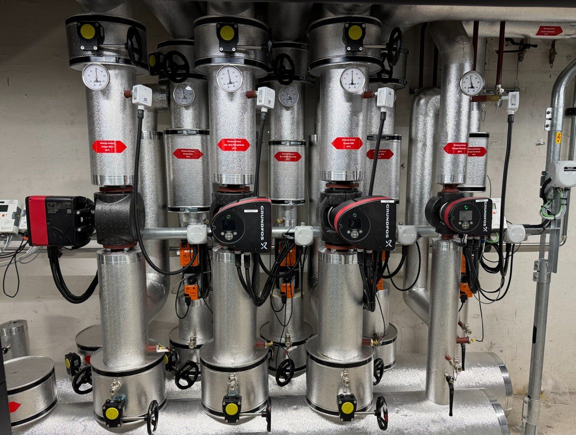 Heizungsverteiler und Pumpengruppen